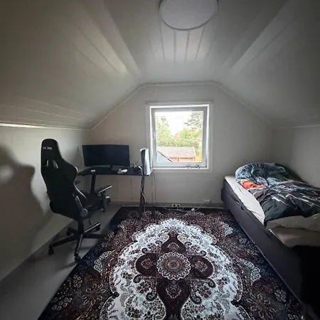 Apartament 3 Bedroom With Kitchen Bathroom, Veranda & Ev Charging No Living *