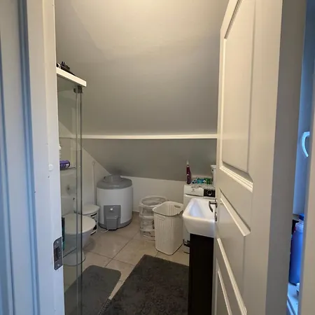 3 Bedroom With Kitchen Bathroom, Veranda & Ev Charging No Living *